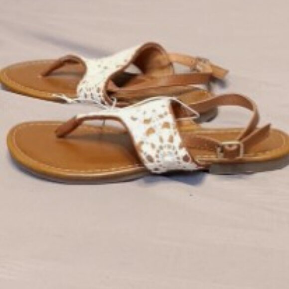 Girls Sandals By Target Size 2 Thong And T-Strap Embroidered, - NWT - Picture 2 of 15